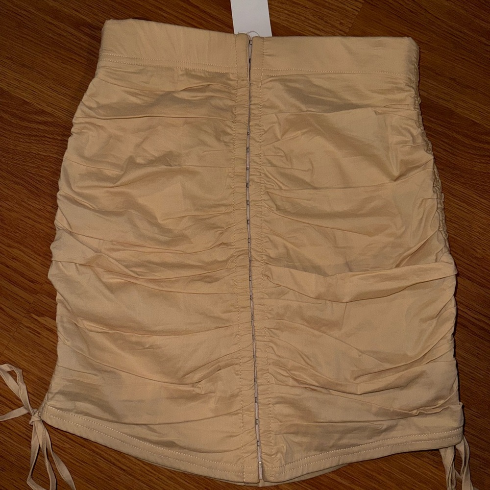 Cream Ruched Mini Skirt - Picture 4 of 8